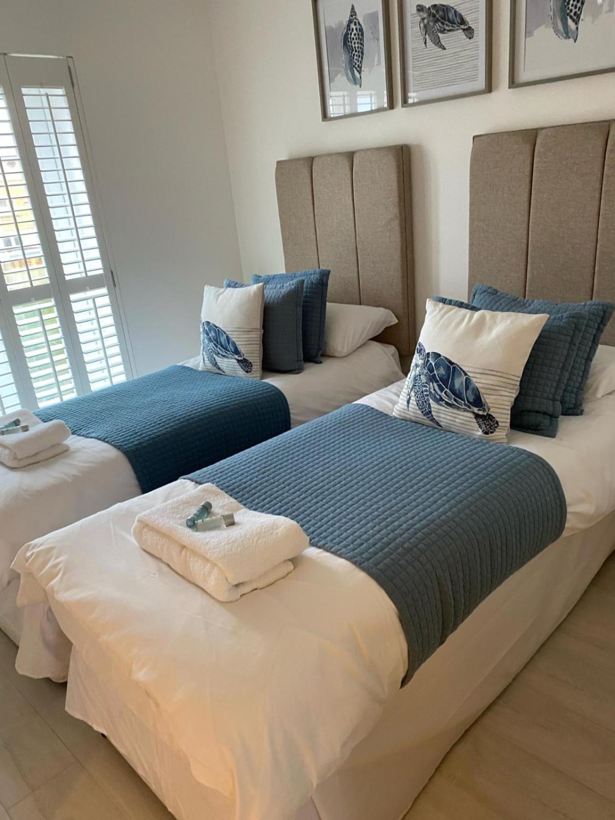 Luxury Beachfront Outstanding 2 Bedroom Apartment ايستبورن المظهر الخارجي الصورة