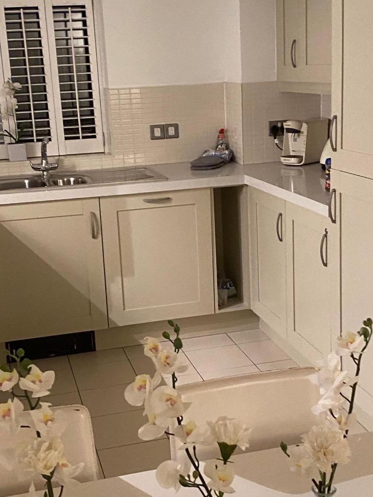 Luxury Beachfront Outstanding 2 Bedroom Apartment ايستبورن المظهر الخارجي الصورة